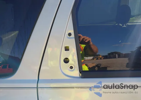 2005 Mazda Tribute S из США, поврежденный, VIN 4F2YZ04195KM43786